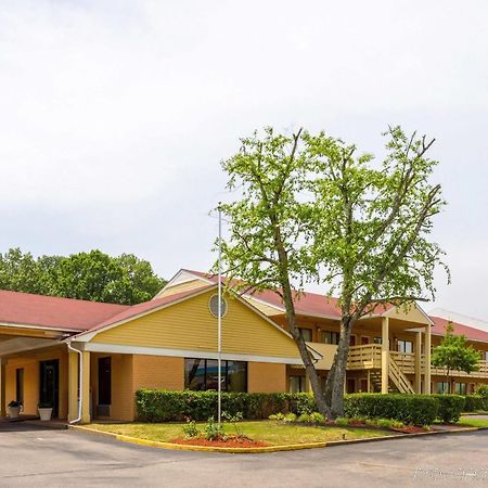 Quality Inn & Suites Corinth West Buitenkant foto