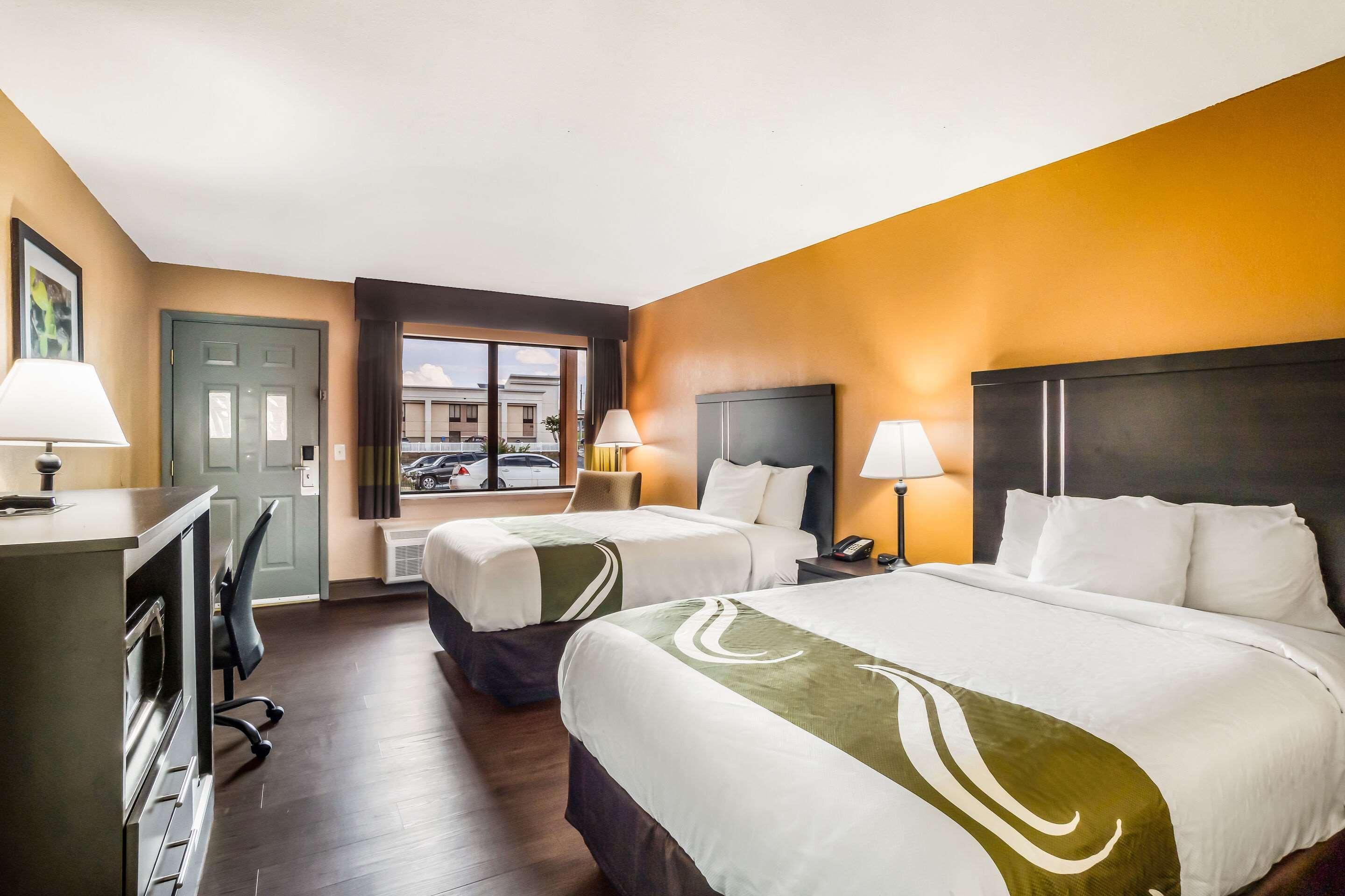Quality Inn & Suites Corinth West Buitenkant foto