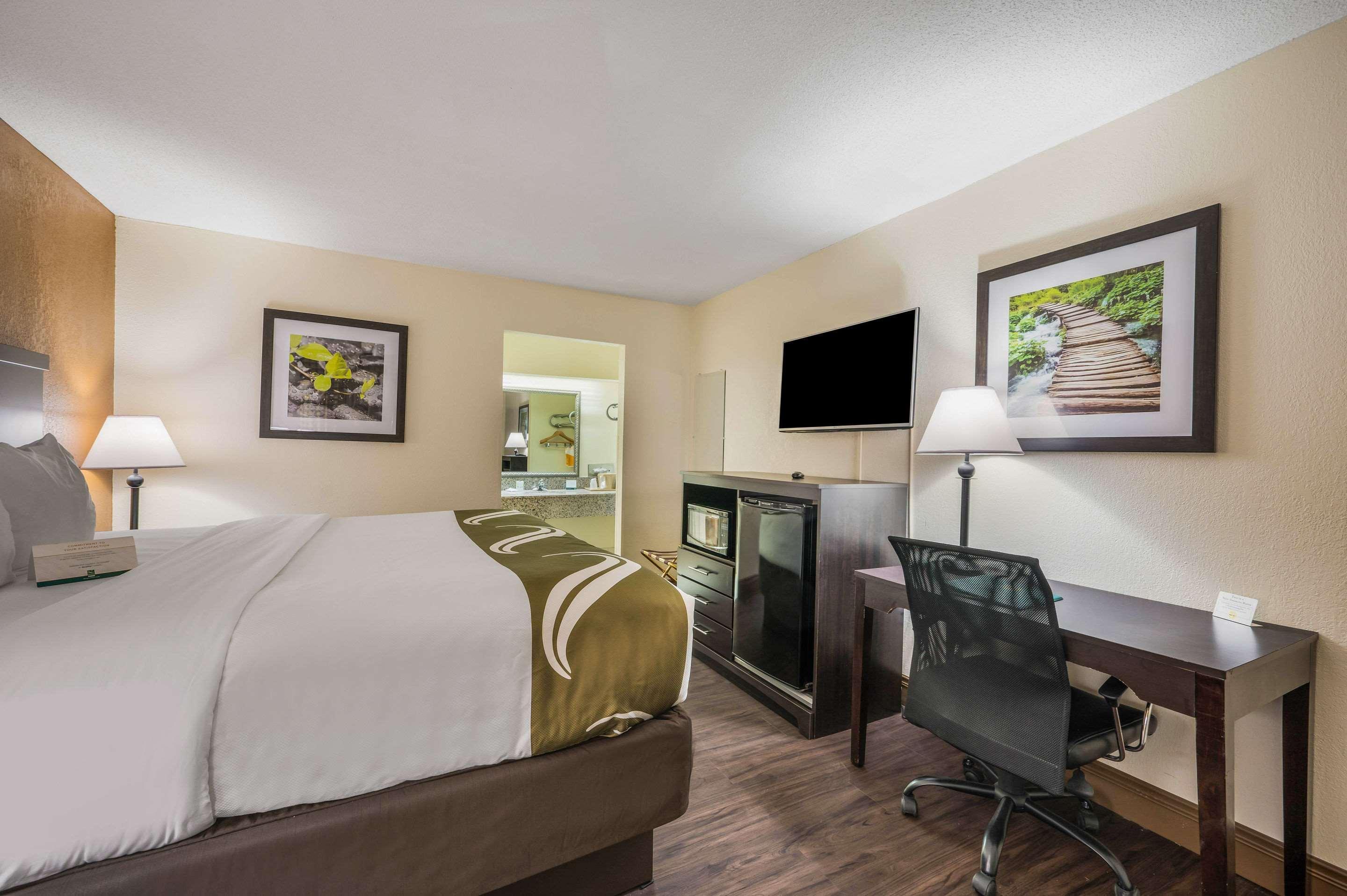 Quality Inn & Suites Corinth West Buitenkant foto