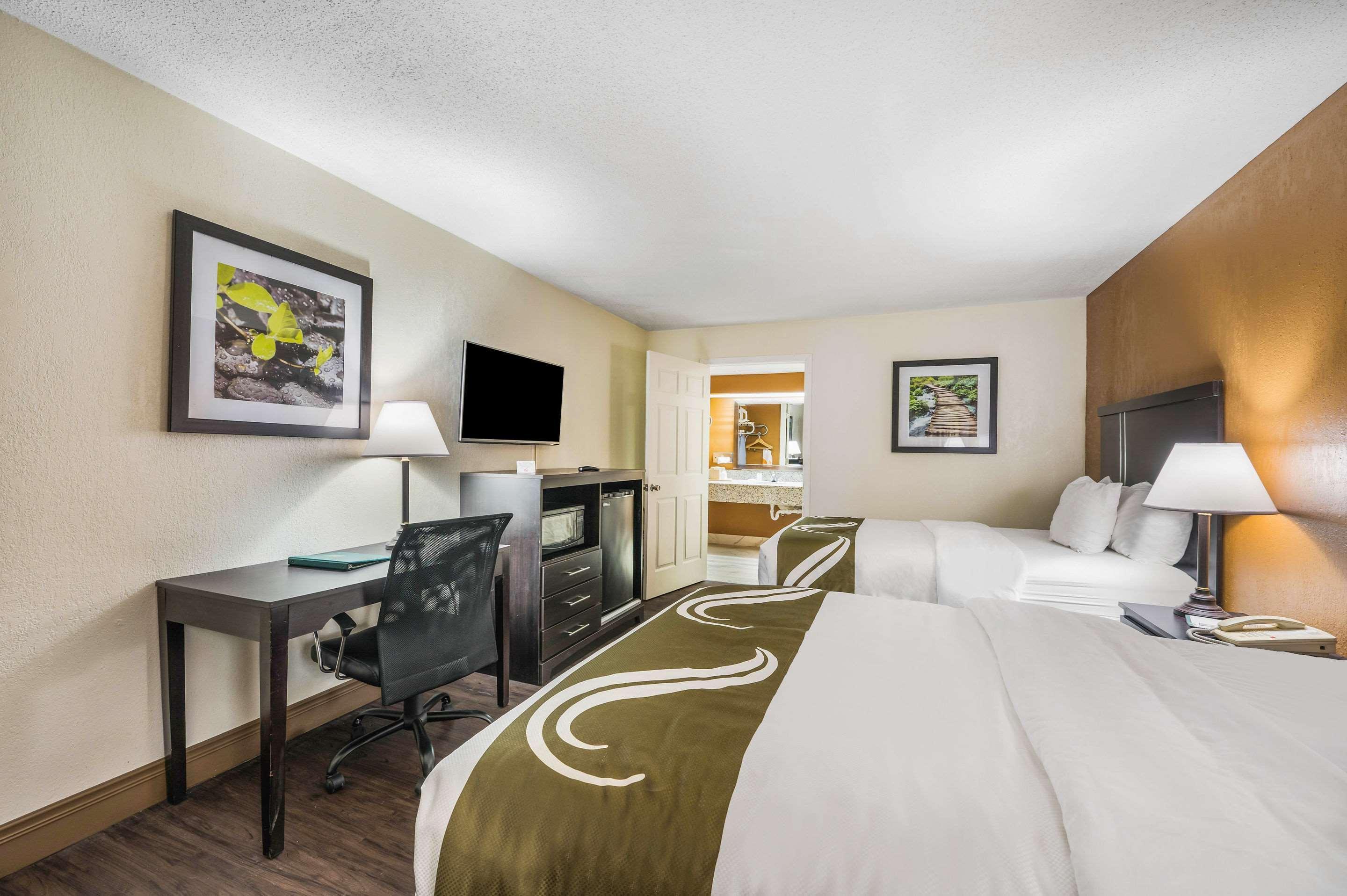 Quality Inn & Suites Corinth West Buitenkant foto