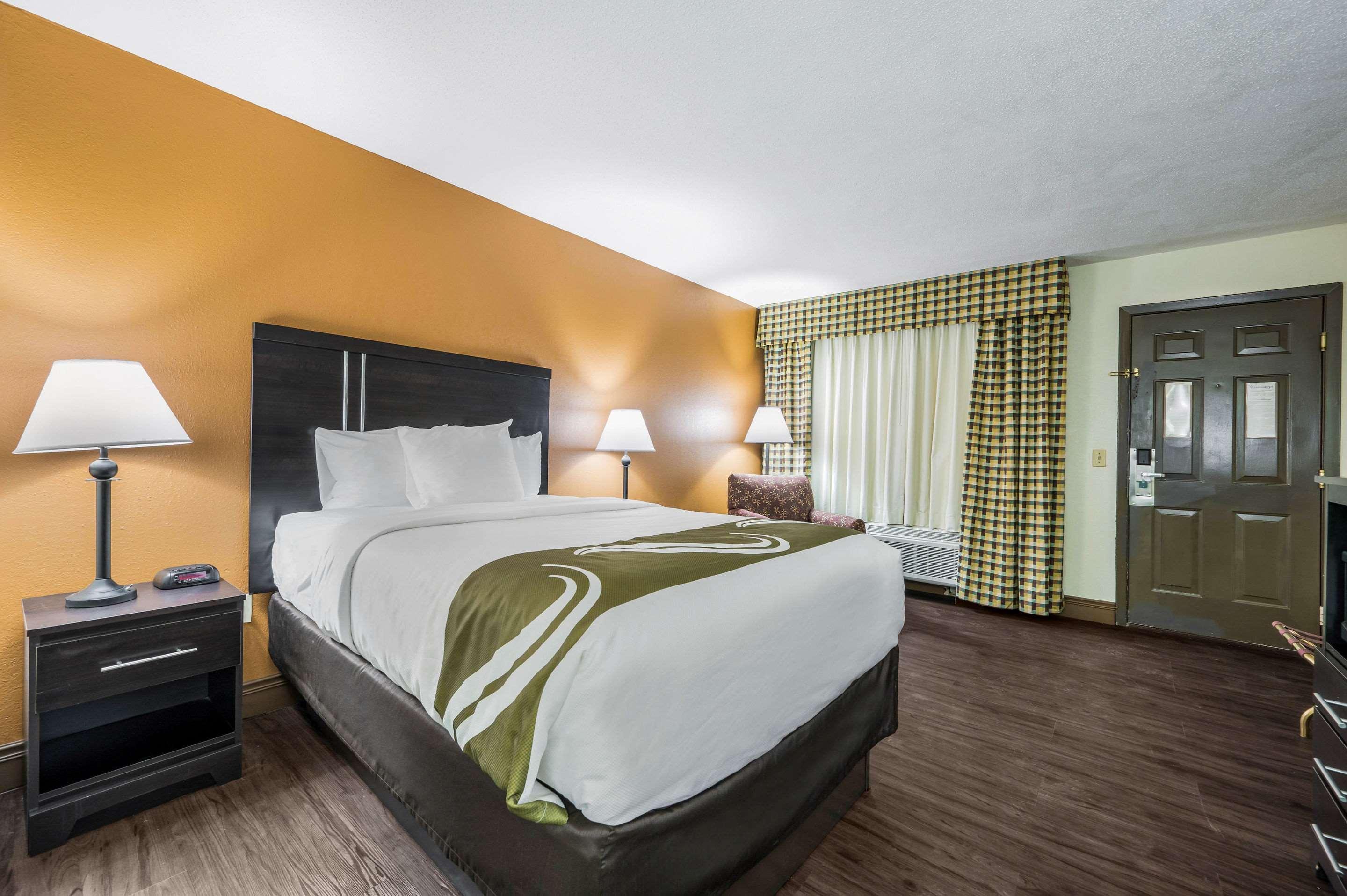 Quality Inn & Suites Corinth West Buitenkant foto