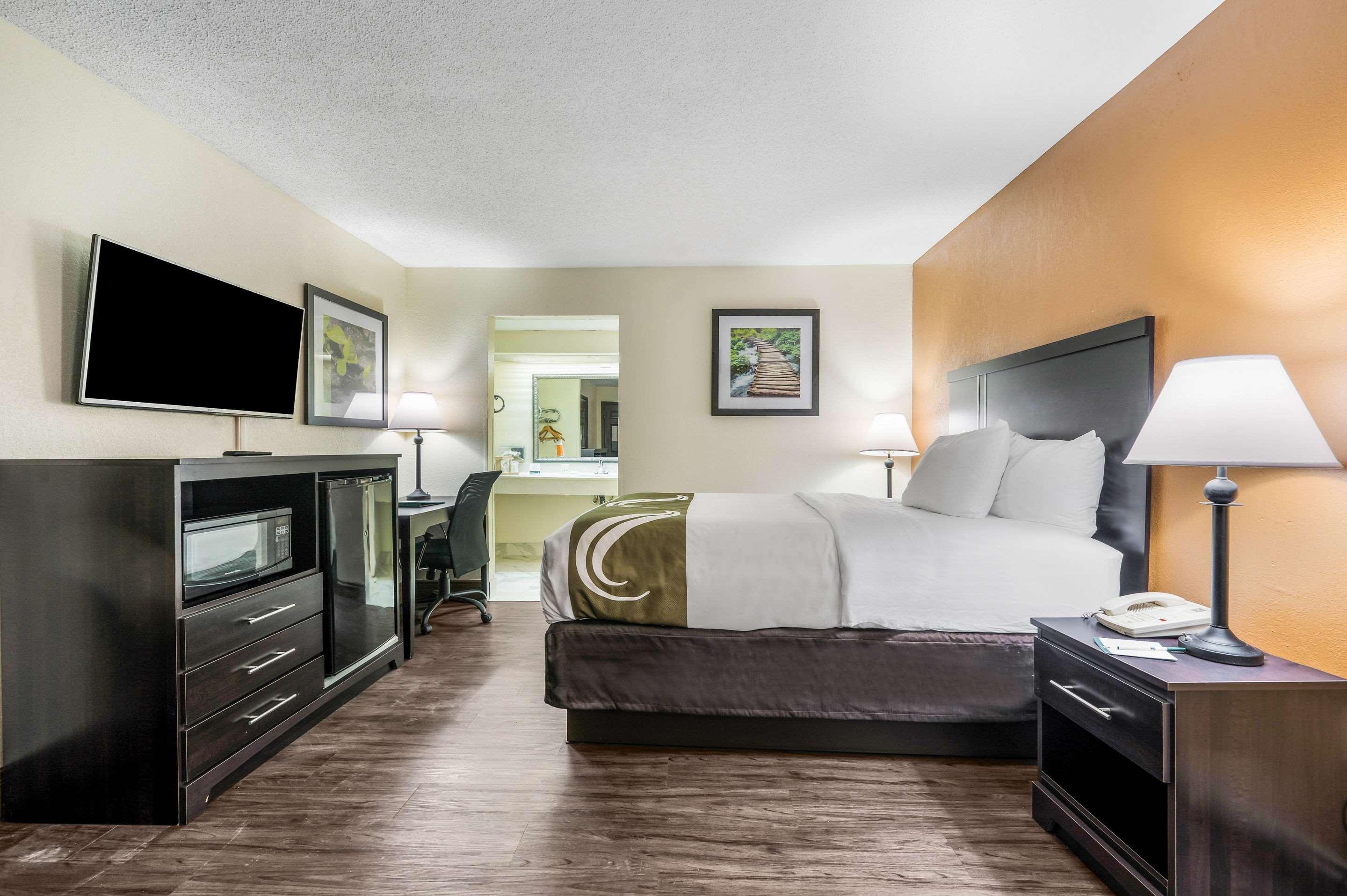 Quality Inn & Suites Corinth West Buitenkant foto