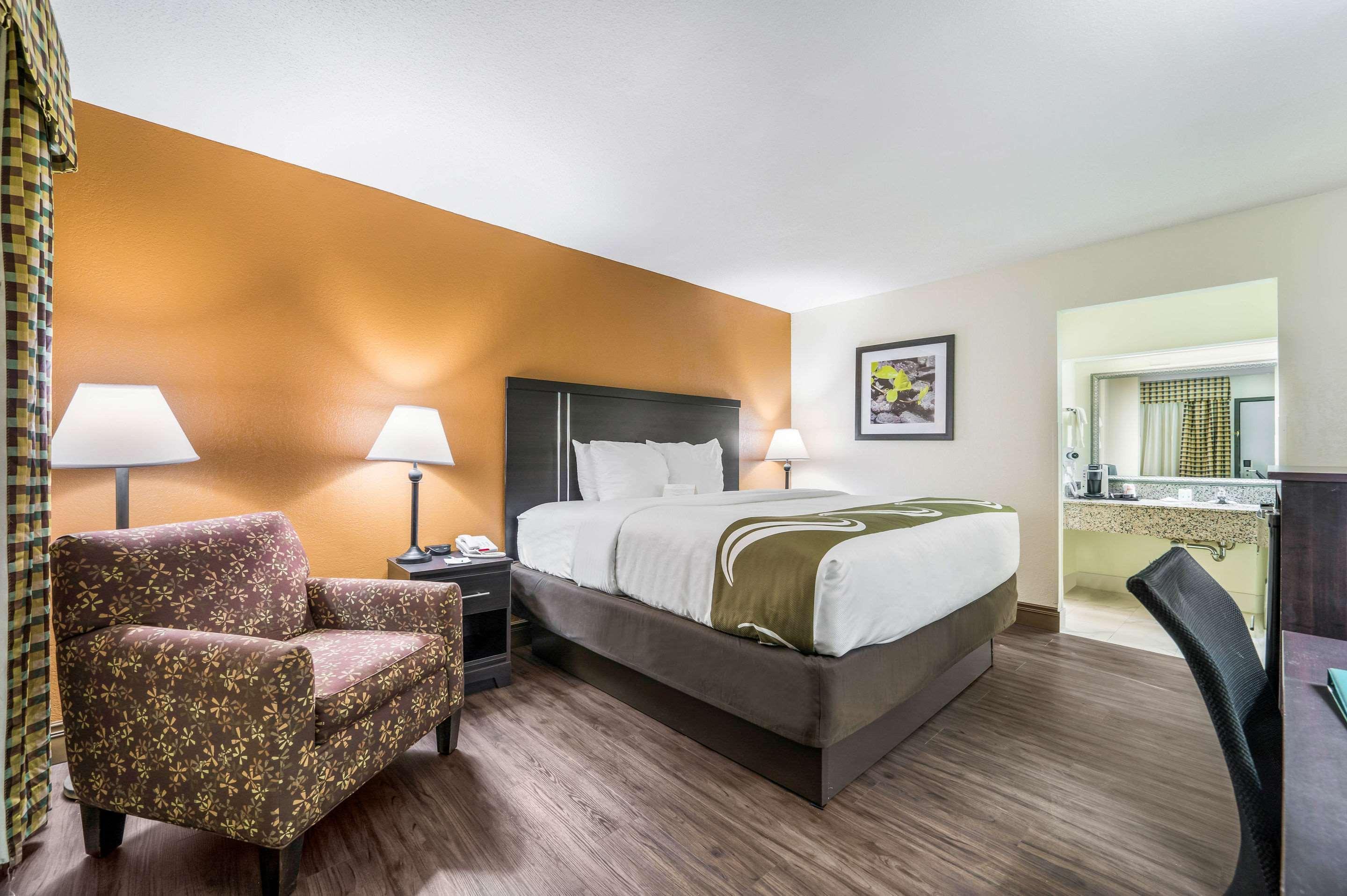 Quality Inn & Suites Corinth West Buitenkant foto