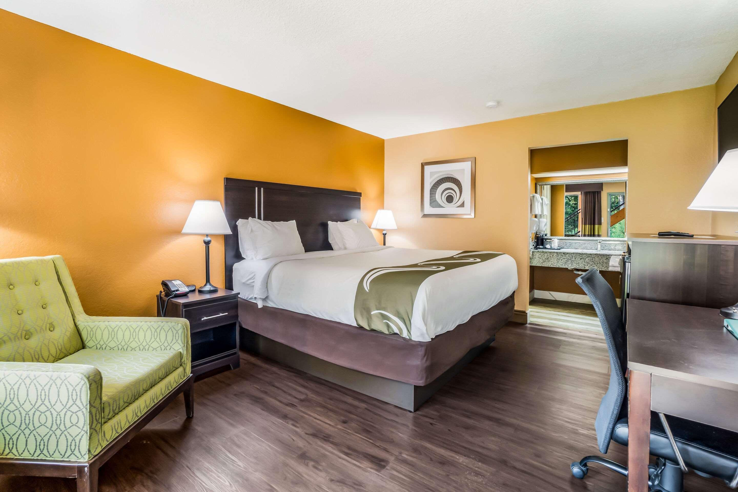 Quality Inn & Suites Corinth West Buitenkant foto