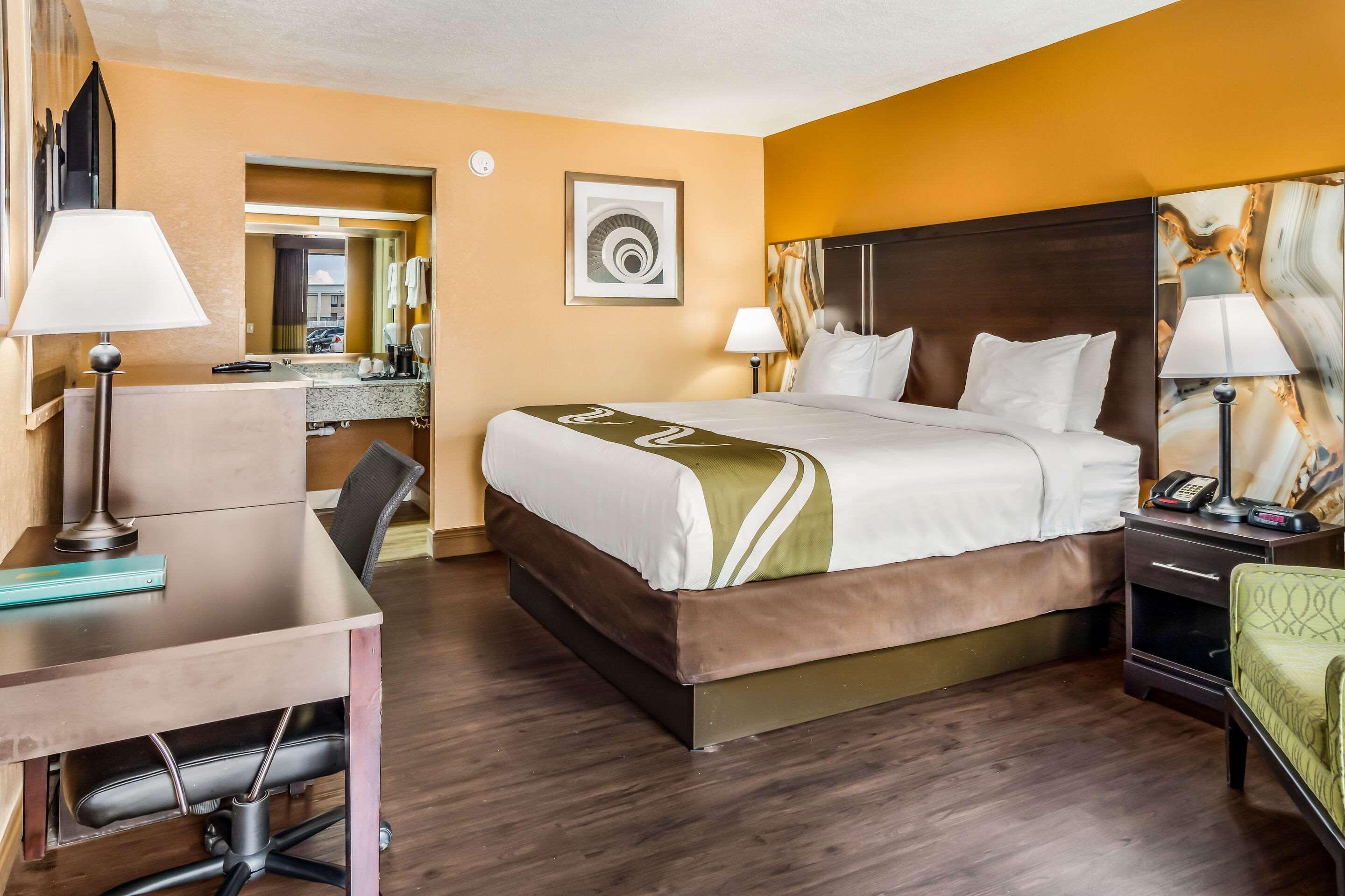 Quality Inn & Suites Corinth West Buitenkant foto