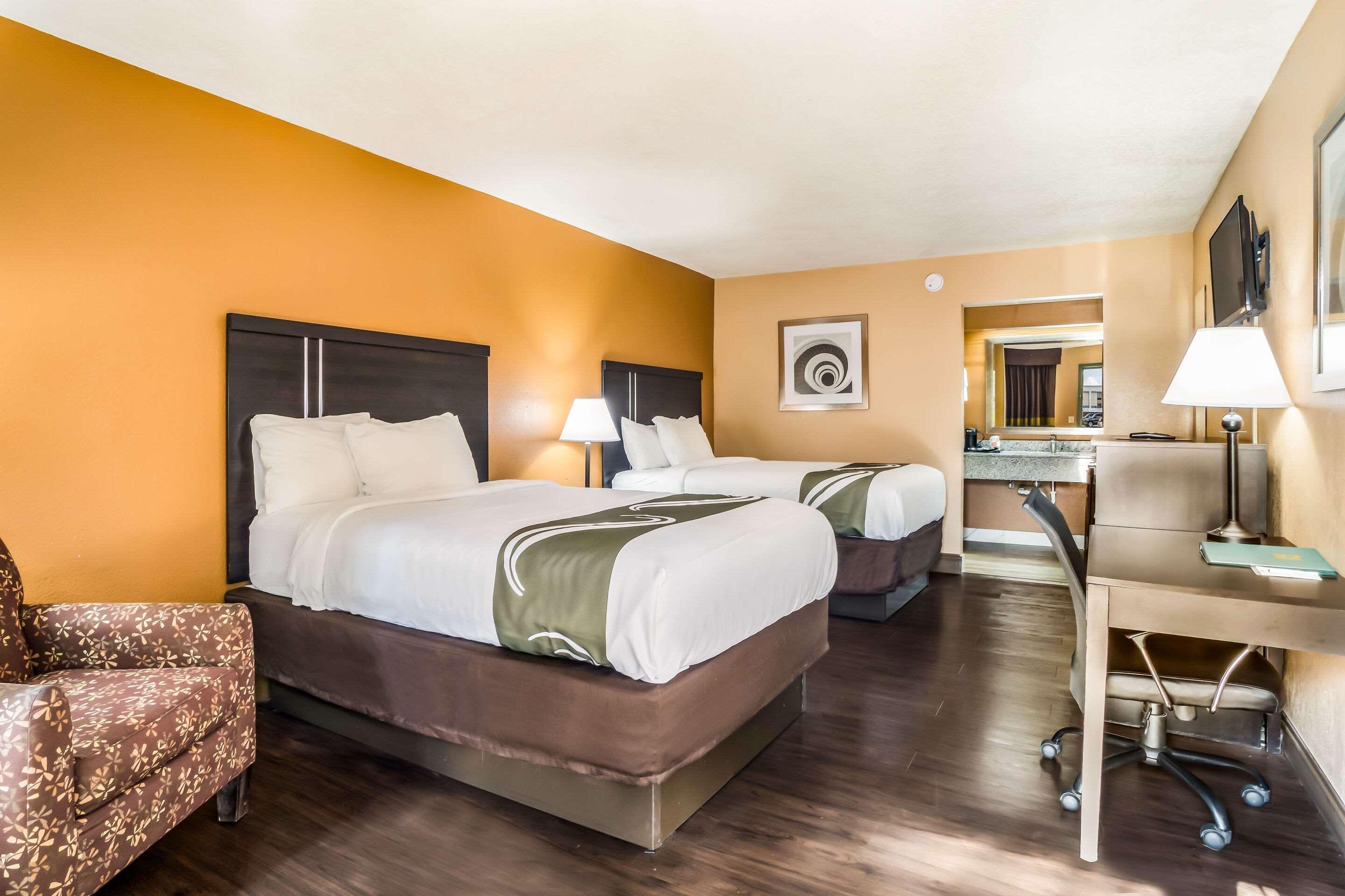 Quality Inn & Suites Corinth West Buitenkant foto
