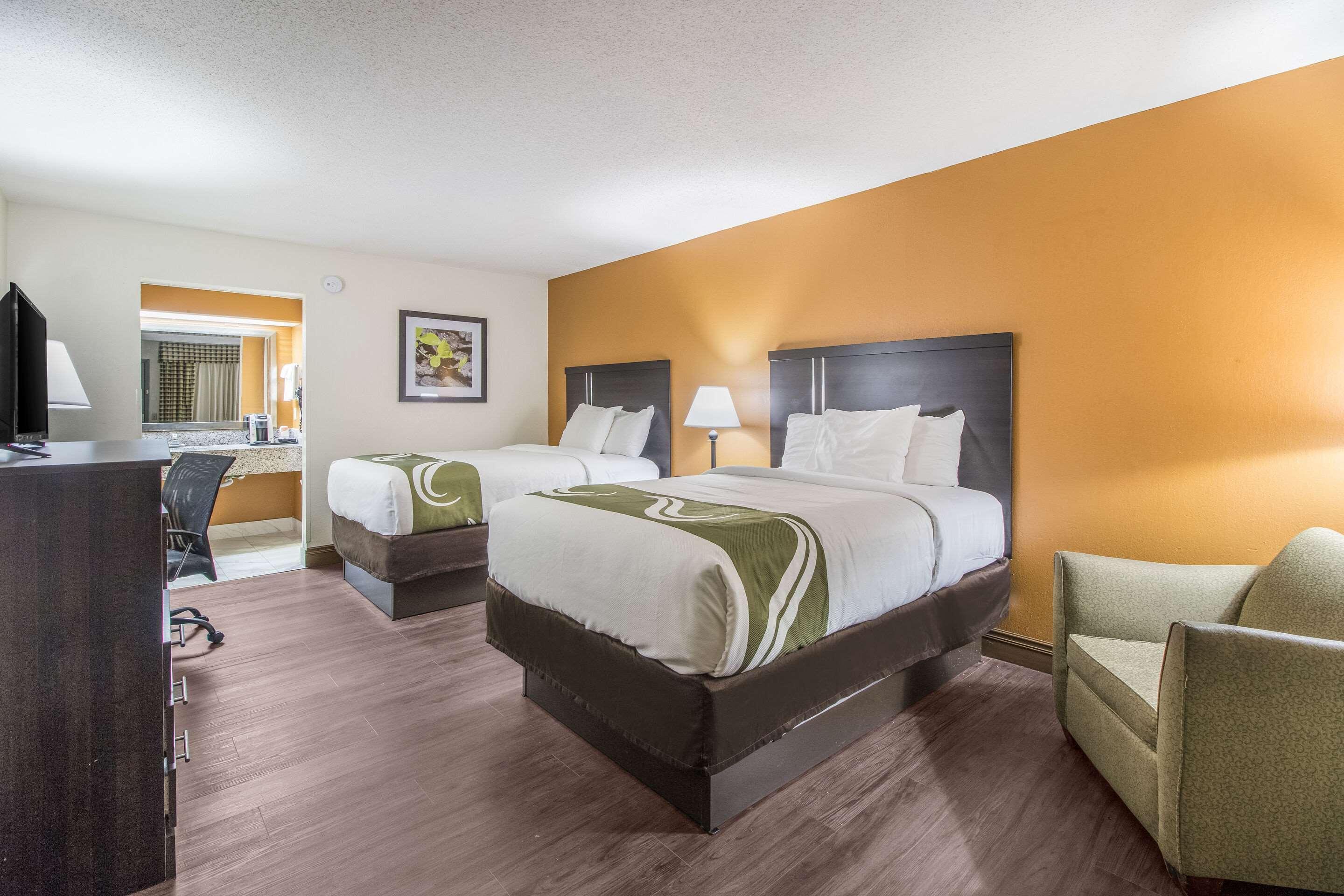 Quality Inn & Suites Corinth West Buitenkant foto