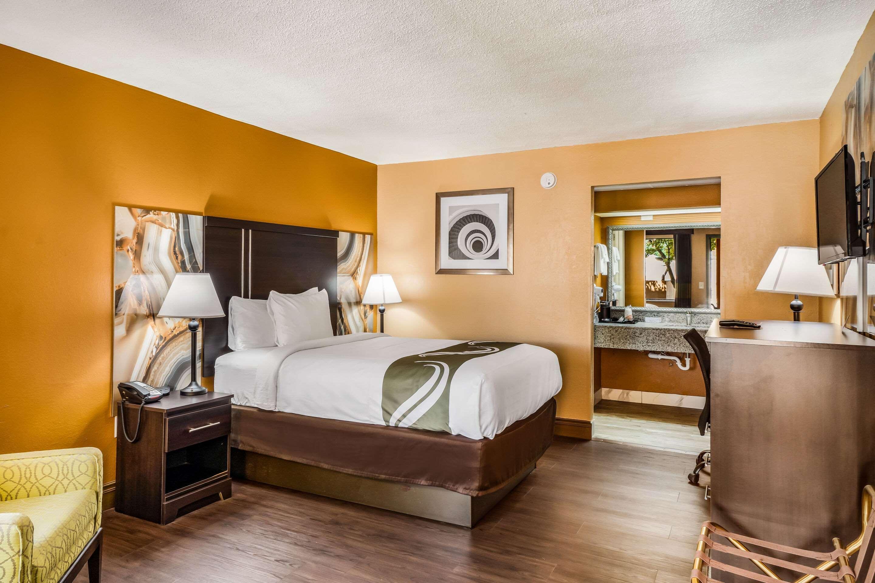 Quality Inn & Suites Corinth West Buitenkant foto