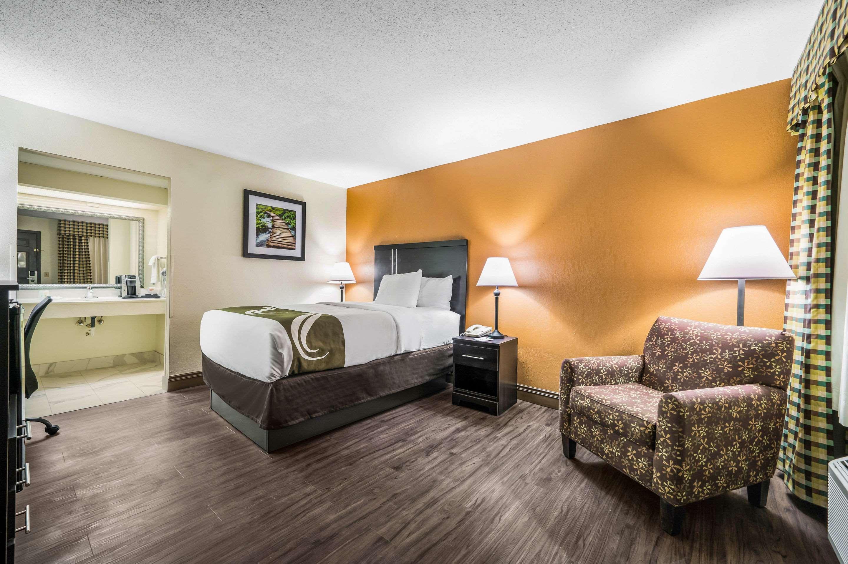 Quality Inn & Suites Corinth West Buitenkant foto