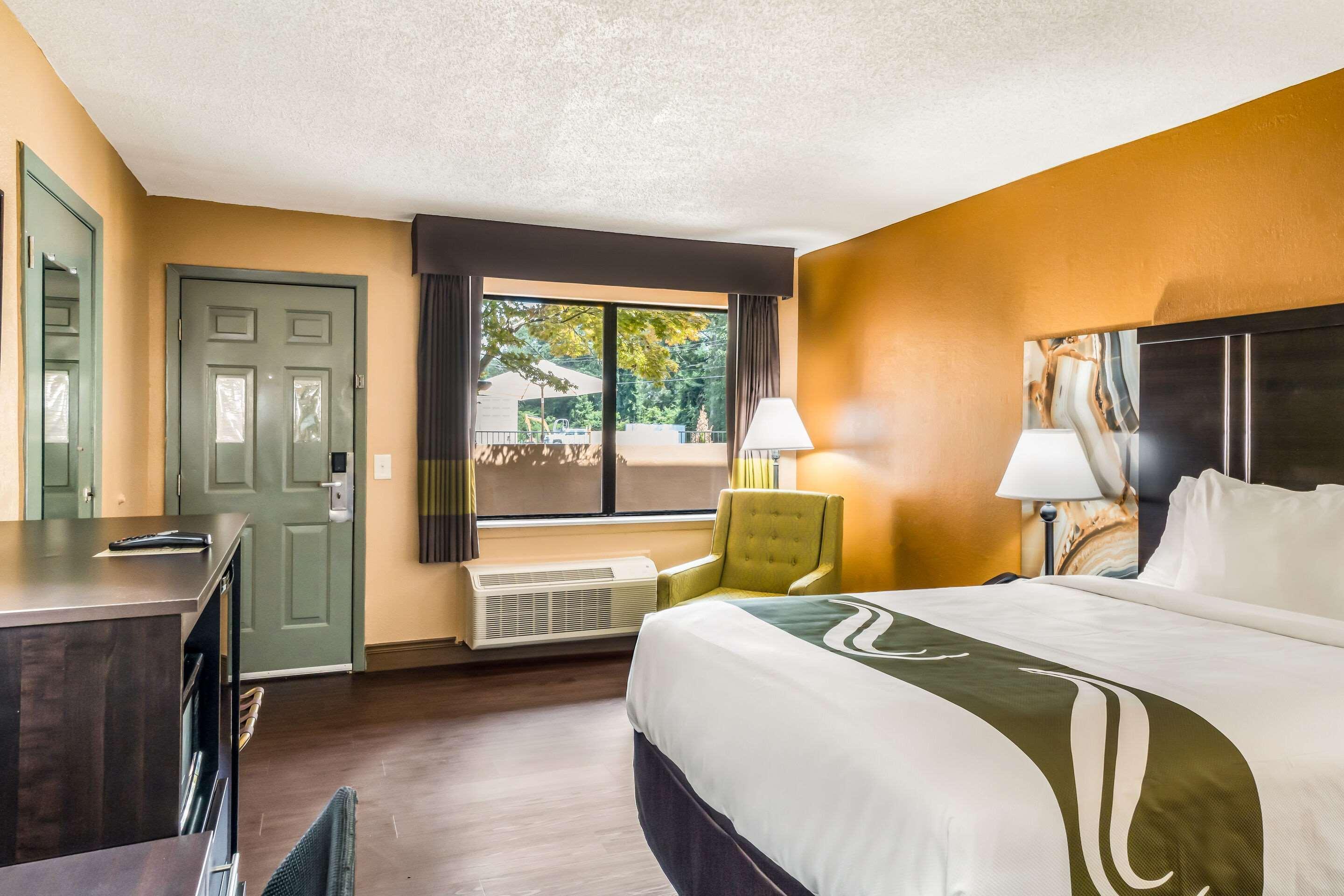 Quality Inn & Suites Corinth West Buitenkant foto