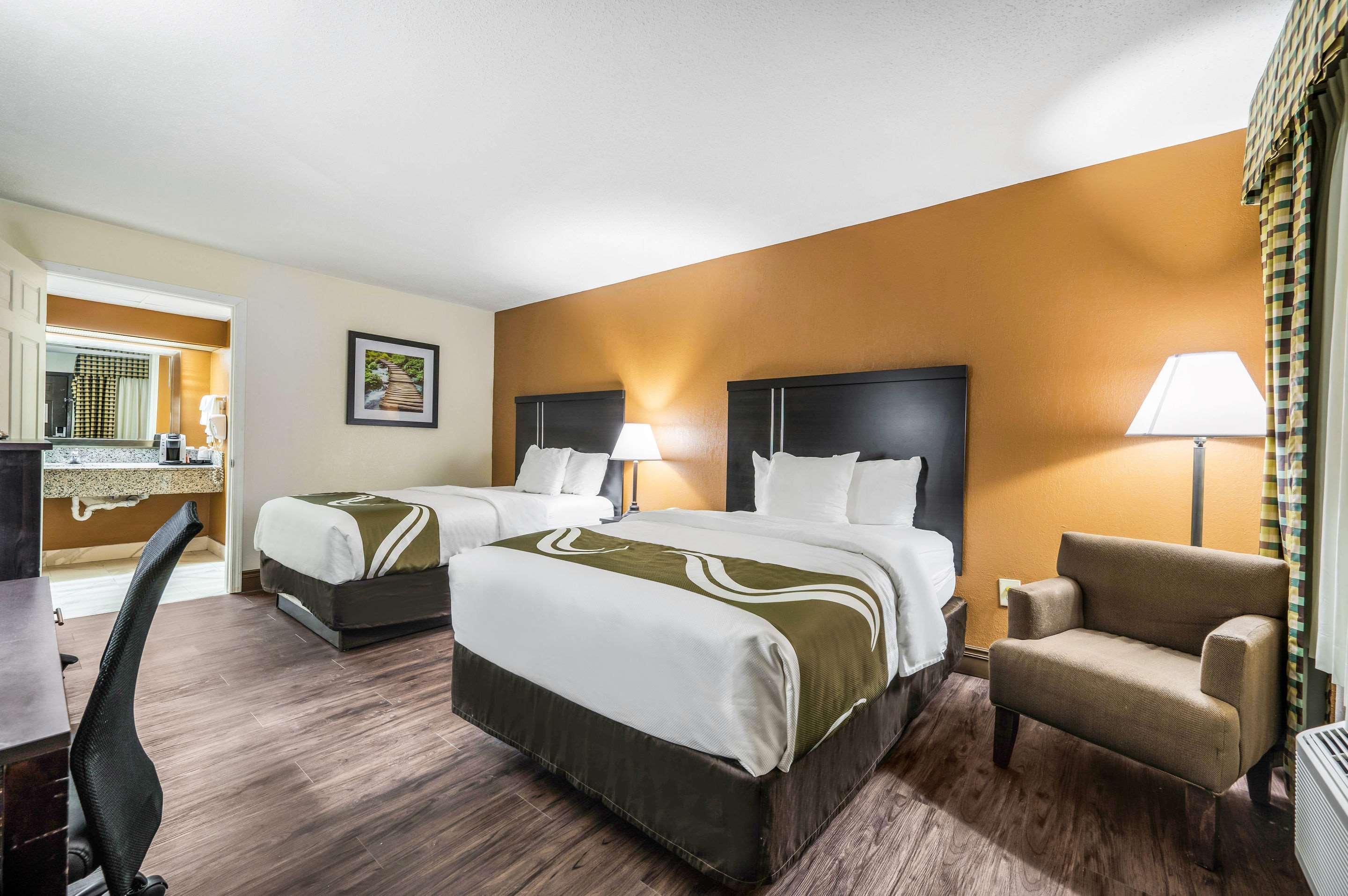 Quality Inn & Suites Corinth West Buitenkant foto