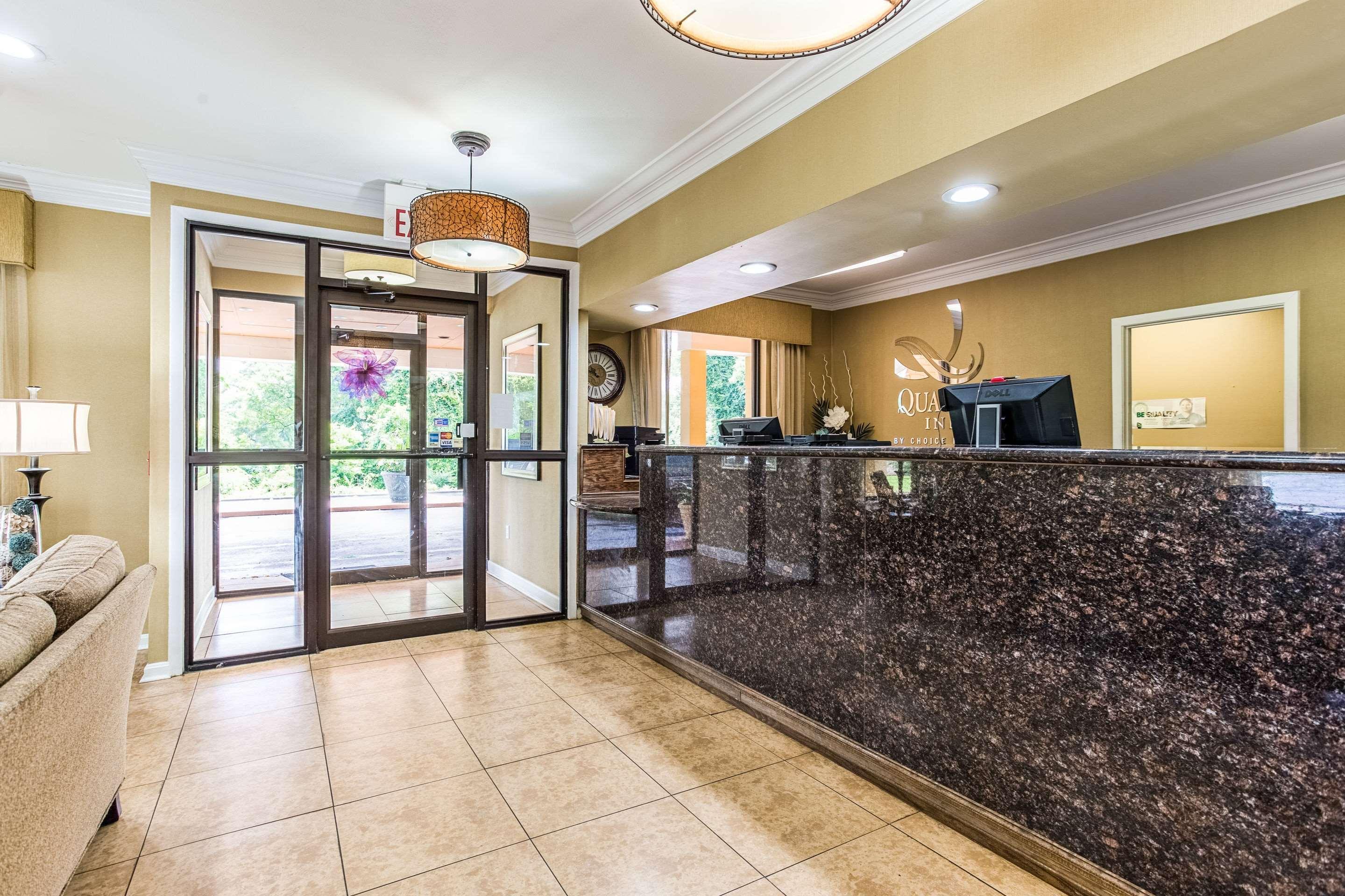 Quality Inn & Suites Corinth West Buitenkant foto