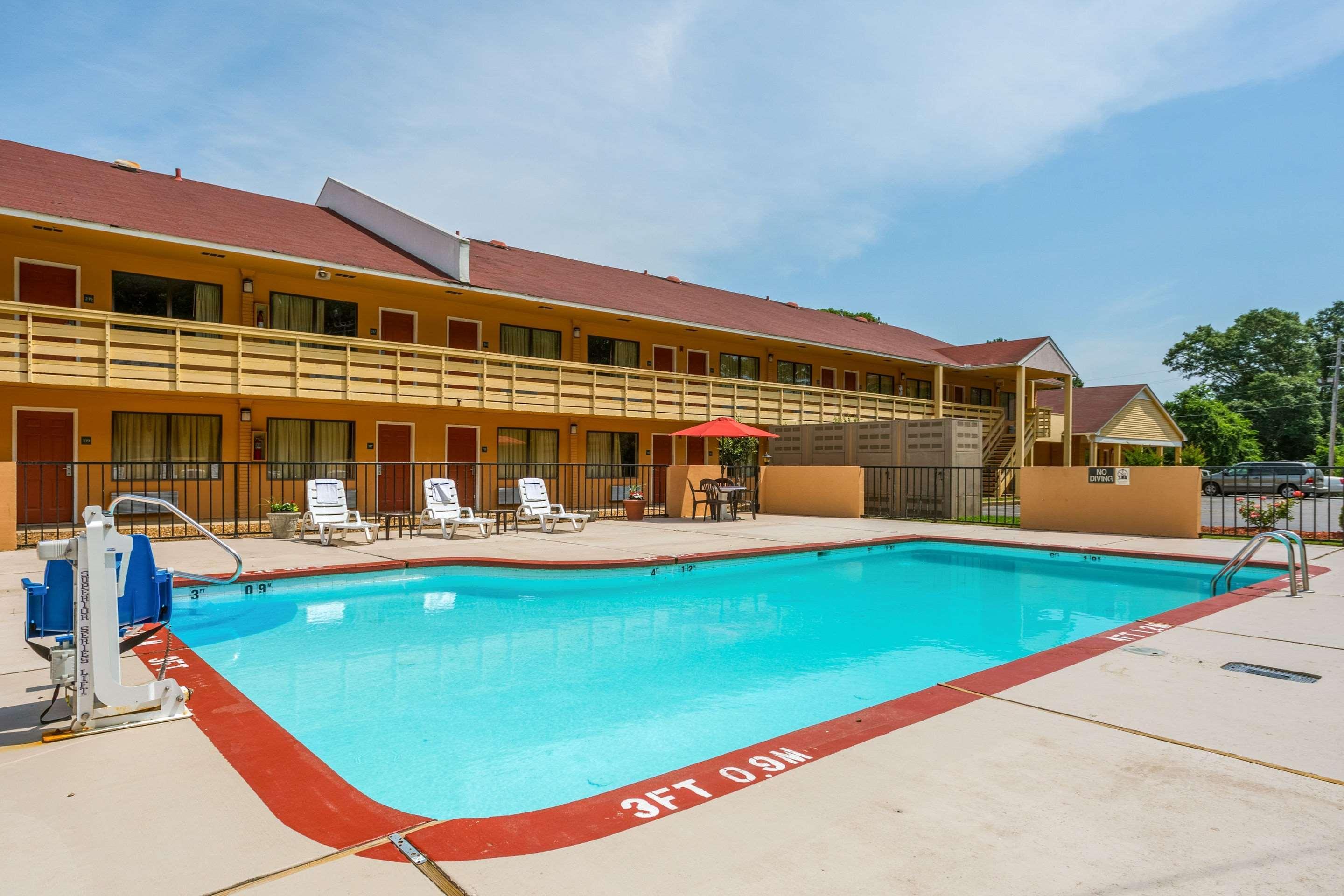Quality Inn & Suites Corinth West Buitenkant foto