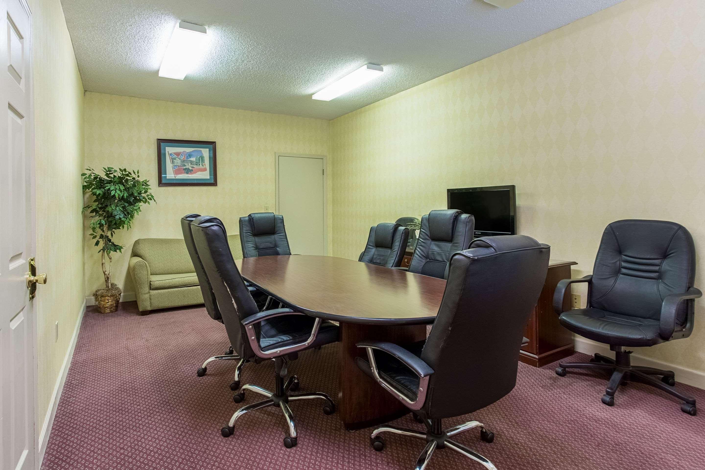 Quality Inn & Suites Corinth West Buitenkant foto