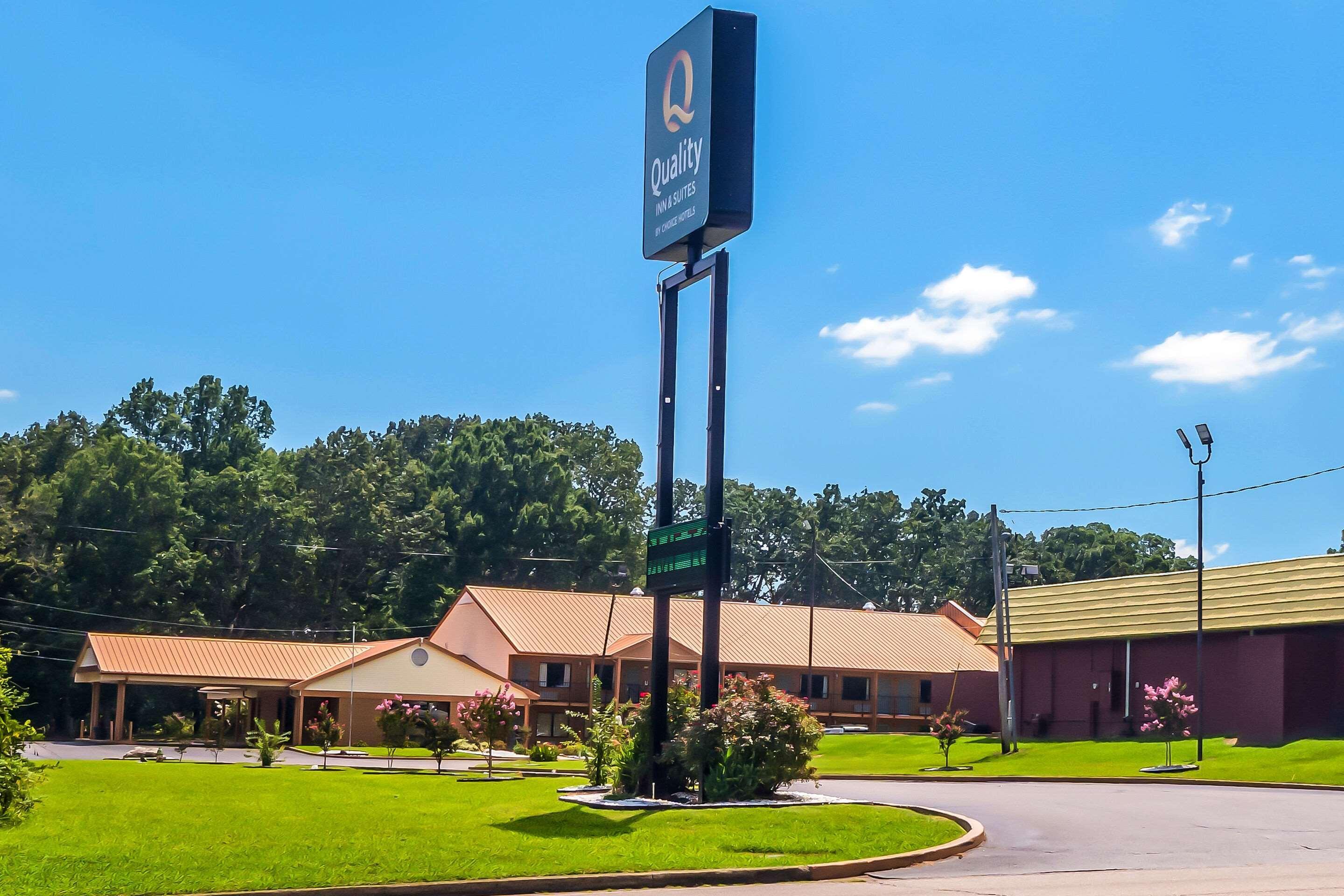 Quality Inn & Suites Corinth West Buitenkant foto